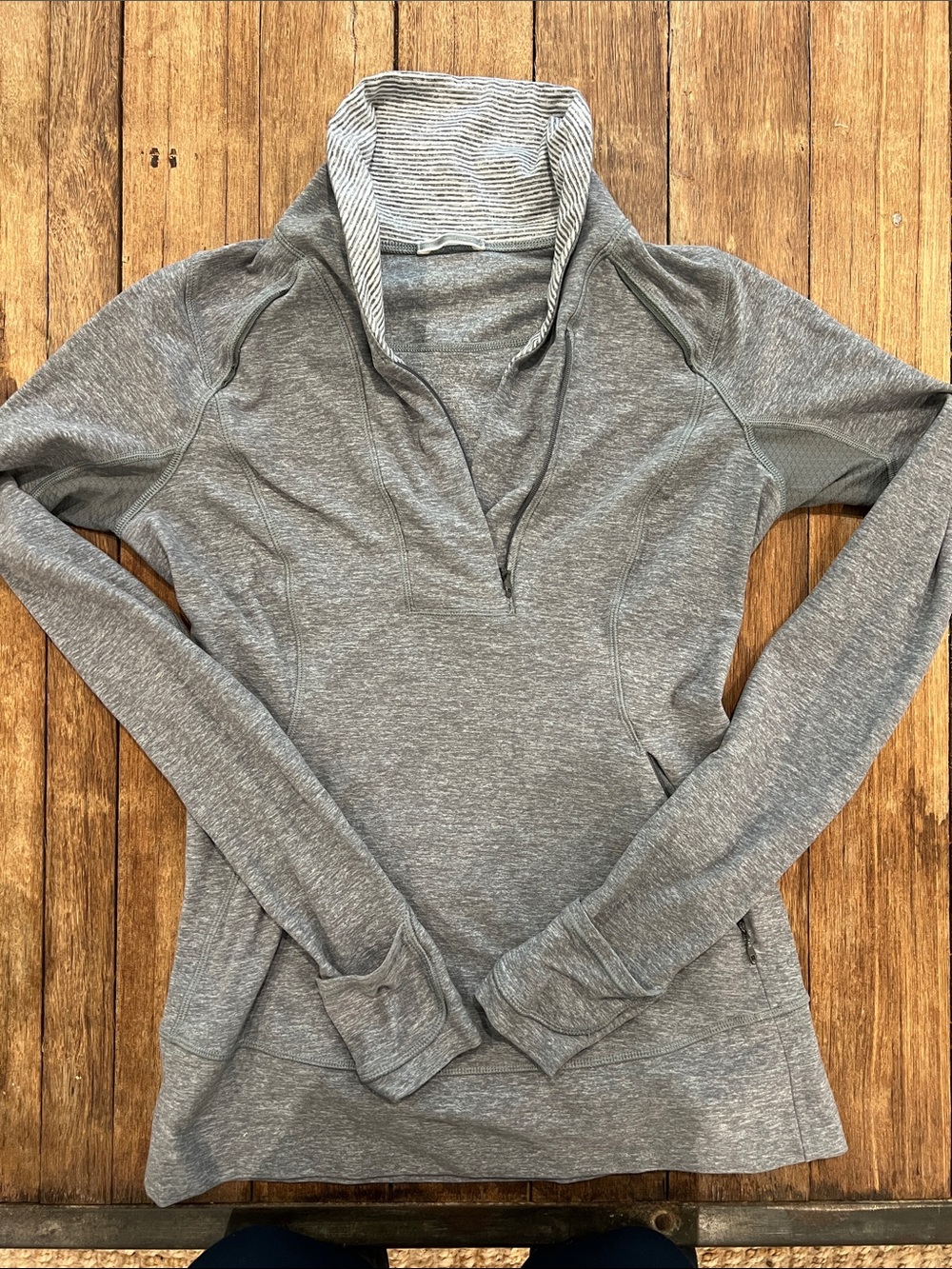 Lululemon Think Fast Pullover  size 6
